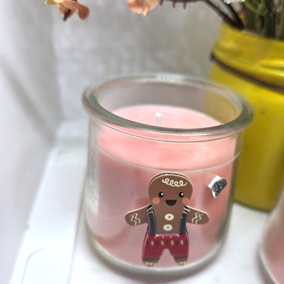 Cute Gingerbread Man and Gingerbread Lady Strawberry Scented Candles - new - Picture 4 of 5
